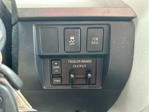 Used 2017 Toyota Tundra SR5 RWD image 31
