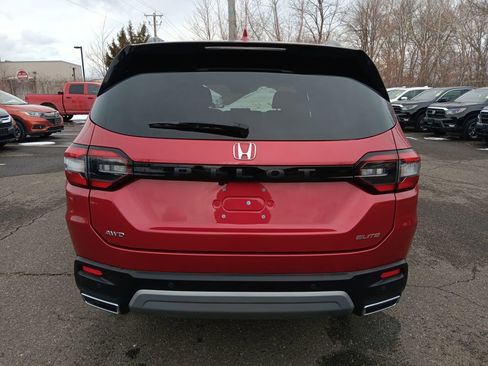Used 2023 Honda Pilot Elite image 4