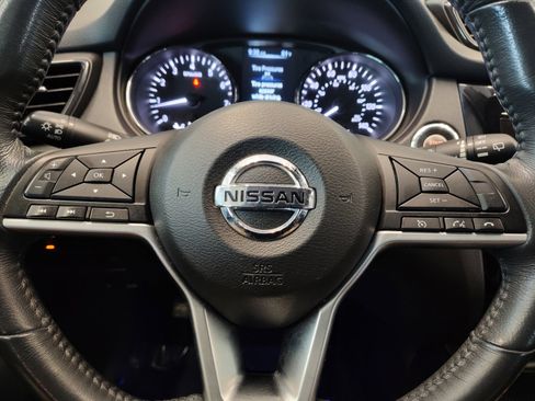 Used 2017 Nissan Rogue SV FWD image 18