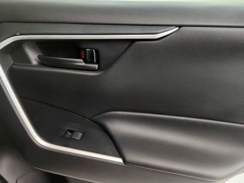 Used 2022 Toyota RAV4 LE FWD image 42