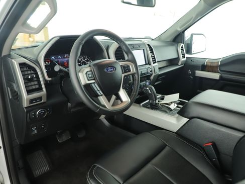 Used 2019 Ford F150 Lariat w/ Equipment Group 502A Luxury image 6