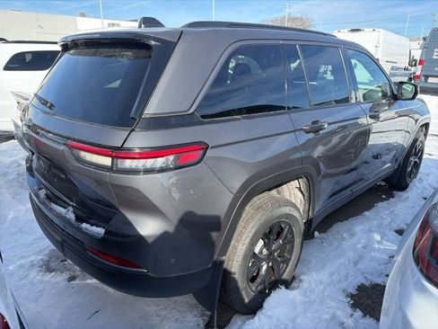 New 2026 Jeep Grand Cherokee Altitude image 4