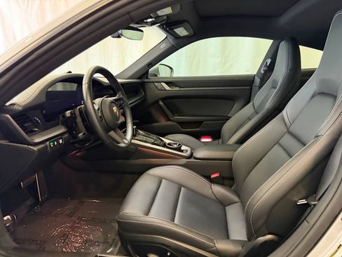 Certified 2025 Porsche 911 Carrera RWD image 5