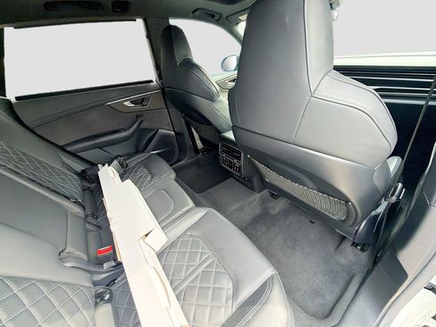 Used 2024 Audi SQ8 Prestige AWD/4WD image 30