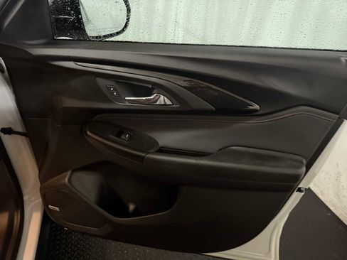 Used 2023 Chevrolet TrailBlazer RS w/ Sun and Liftgate Package image 29