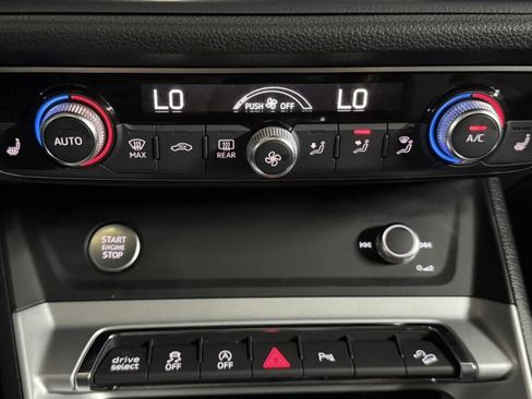 Used 2020 Audi Q3 2.0T Premium w/ Convenience Package image 18