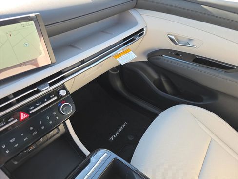 New 2026 Hyundai Tucson Limited image 19