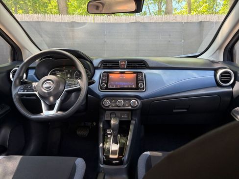 Used 2025 Nissan Versa SV FWD image 31