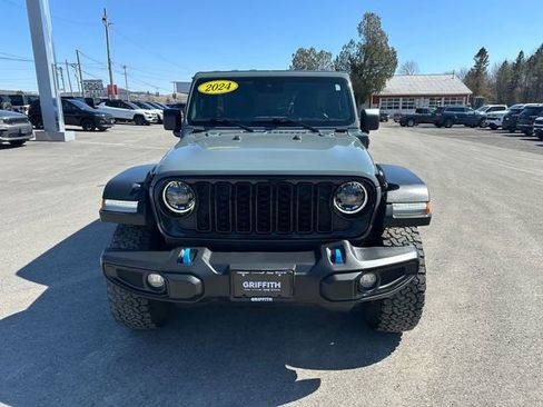 Used 2024 Jeep Wrangler Unlimited image 8