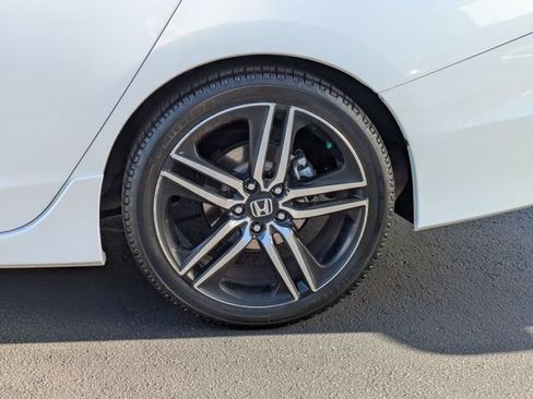 Used 2017 Honda Accord Touring image 11