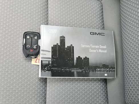 Used 2022 GMC Terrain SLE w/ Driver Convenience Package AWD/4WD image 12