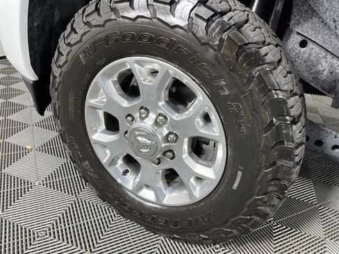 Used 2024 RAM 2500 Laramie w/ Safety Group AWD/4WD image 13