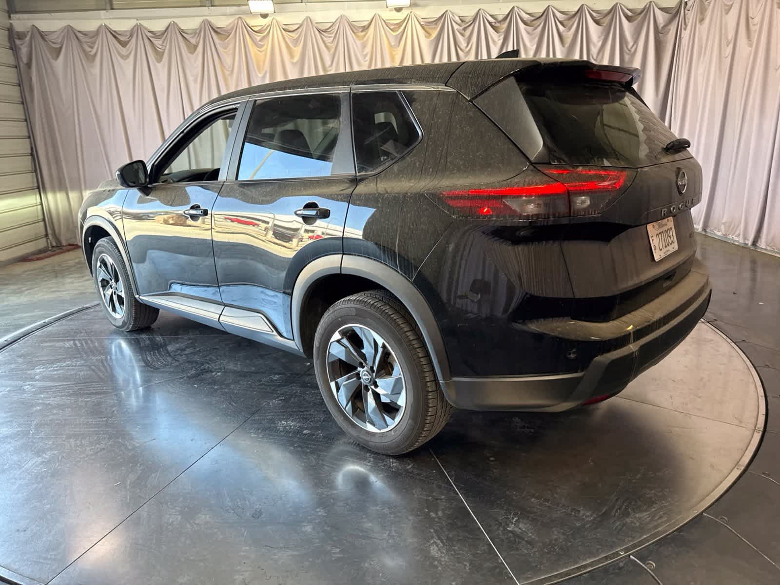 Used 2025 Nissan Rogue SV AWD/4WD image 7