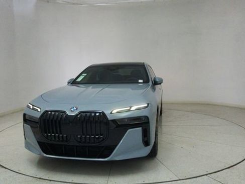 Used 2024 BMW 740i xDrive w/ Premium Package image 71