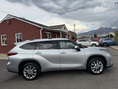 Used 2021 Toyota Highlander Limited AWD/4WD image 4