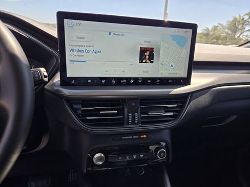 Used 2024 Ford Escape SE FWD image 18