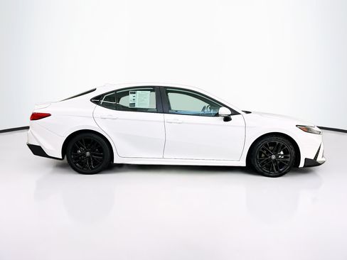 Used 2025 Toyota Camry SE FWD image 10