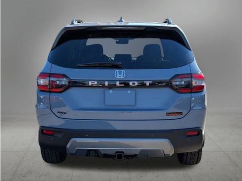 New 2026 Honda Pilot TrailSport image 4
