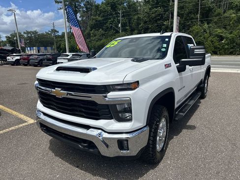 Used 2025 Chevrolet Silverado 2500 LT AWD/4WD image 12