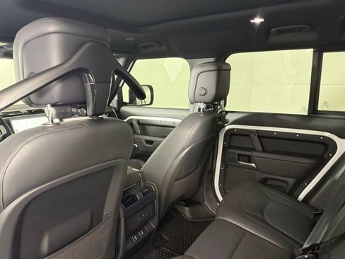 New 2026 Land Rover Defender 110 X-Dynamic SE AWD/4WD image 25
