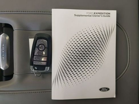 Used 2025 Ford Expedition Active RWD image 35