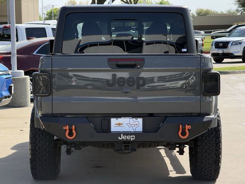 Used 2023 Jeep Gladiator Sport image 5