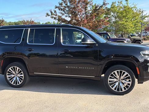 Used 2024 Jeep Grand Wagoneer Series III w/ Rear Seat Video Group 1 AWD/4WD image 7