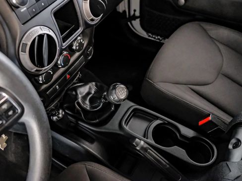 Used 2018 Jeep Wrangler Sport AWD/4WD image 21