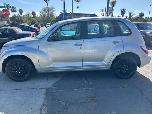 Used 2007 Chrysler PT Cruiser FWD image 2