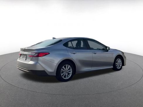 Used 2025 Toyota Camry LE image 8