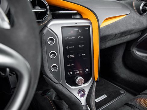 Used 2024 McLaren 750S Spider image 30