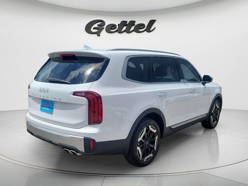 Used 2024 Kia Telluride S w/ S Sunroof Package FWD image 5