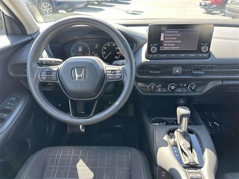 Certified 2025 Honda HR-V LX image 10