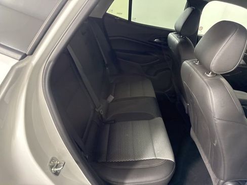 Used 2025 Chevrolet Trax LT w/ LT Convenience Package FWD image 20