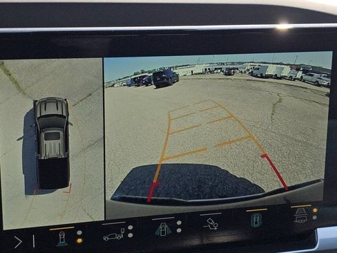 Used 2022 Chevrolet Silverado 1500 LTZ AWD/4WD image 4
