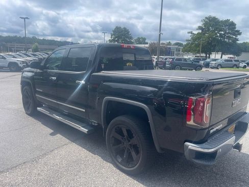 Used 2018 GMC Sierra 1500 SLT w/ SLT Preferred Package AWD/4WD image 4