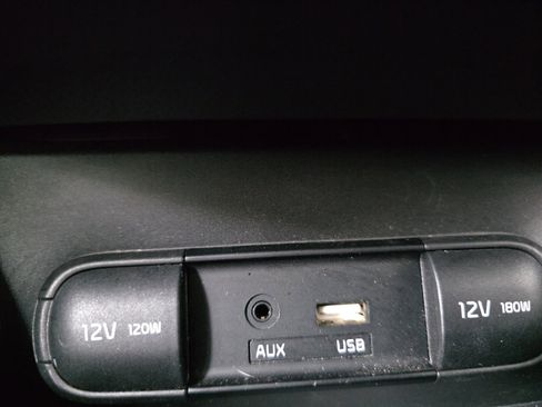 Used 2018 Kia Soul + image 18