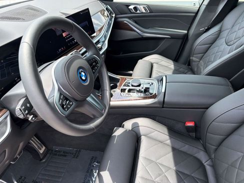 Used 2026 BMW X5 xDrive50e w/ M Sport Package AWD/4WD image 4