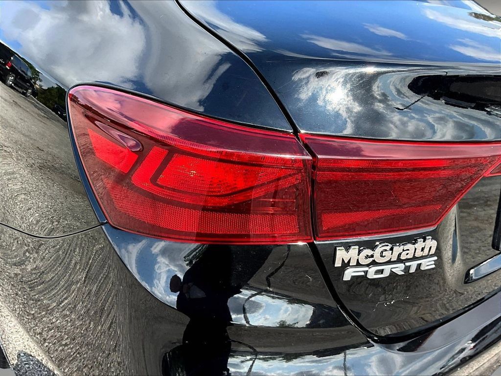 Used 2023 Kia Forte LXS w/ LXS Technology Package FWD image 25