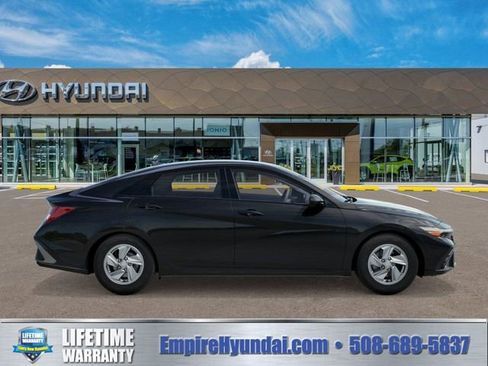 New 2026 Hyundai Elantra SE image 7