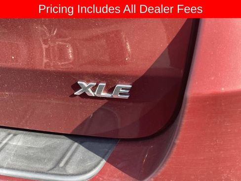 Used 2019 Toyota Sienna XLE w/ XLE Navigation Package FWD image 5