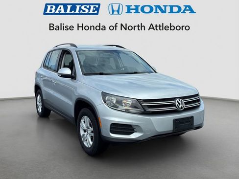 Used 2017 Volkswagen Tiguan S image 7