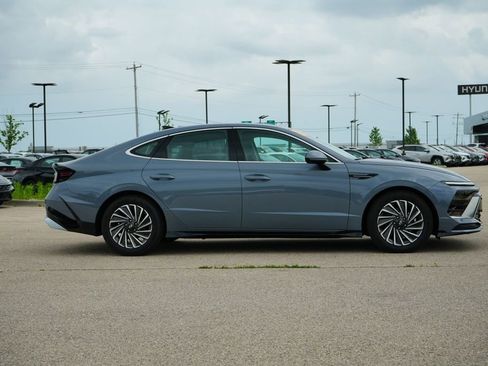 Certified 2026 Hyundai Sonata Limited FWD image 8