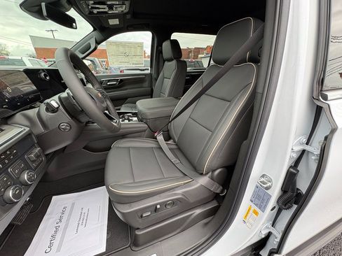 New 2026 Chevrolet Suburban Premier w/ Sun And Tow Package image 15