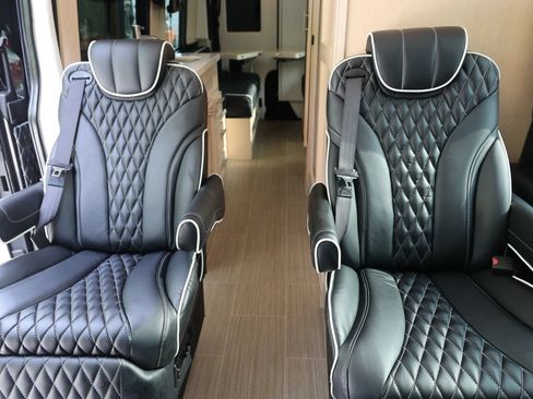 Used 2021 Mercedes-Benz Sprinter 3500 image 50