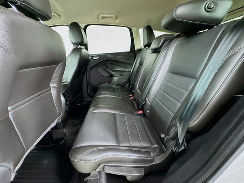 Used 2015 Ford Escape SE w/ Equipment Group 201A FWD image 30