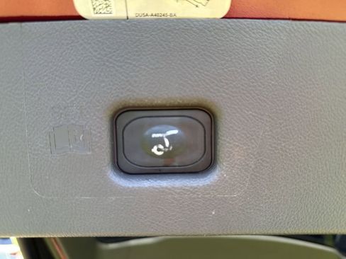Used 2016 Lincoln MKX Reserve FWD image 18