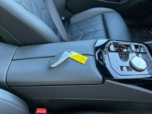 Used 2024 BMW i5 eDrive40i w/ M Sport Package image 34