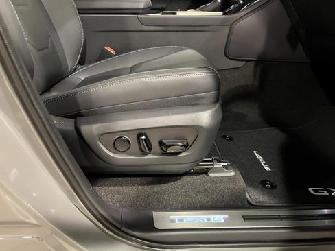 Used 2026 Lexus GX 550 w/ Cold Area Package image 43