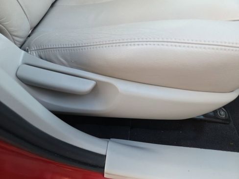 Used 2010 Toyota Venza Base image 25